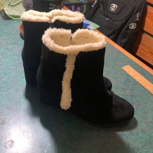 Journee Women’s Collection Nonie Black Wedge Heel Bootie Size 9.